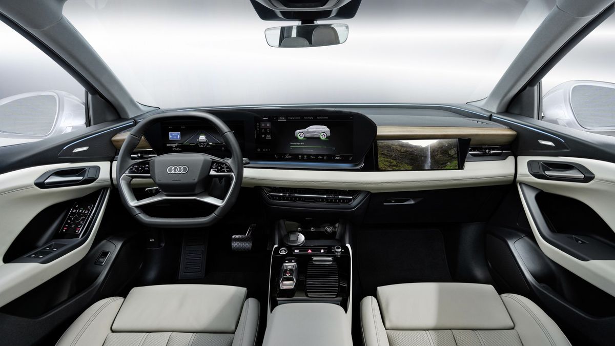 Audi Q6 e-tron ukázalo interiér, má tři velké displeje